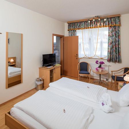 Gasthaus Pension Zum Lustigen Steirer Bruck an der Mur Habitación foto