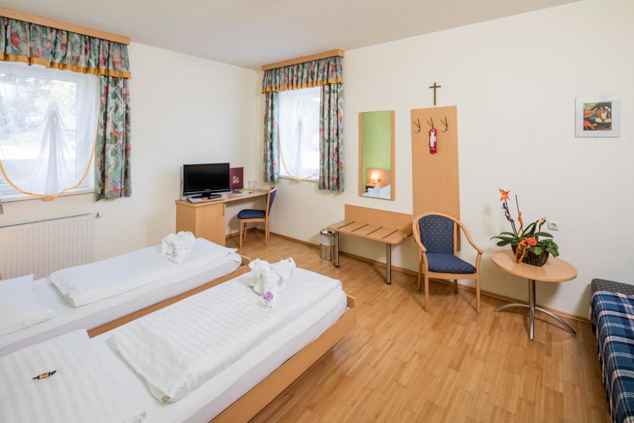 Gasthaus Pension Zum Lustigen Steirer Bruck an der Mur Habitación foto