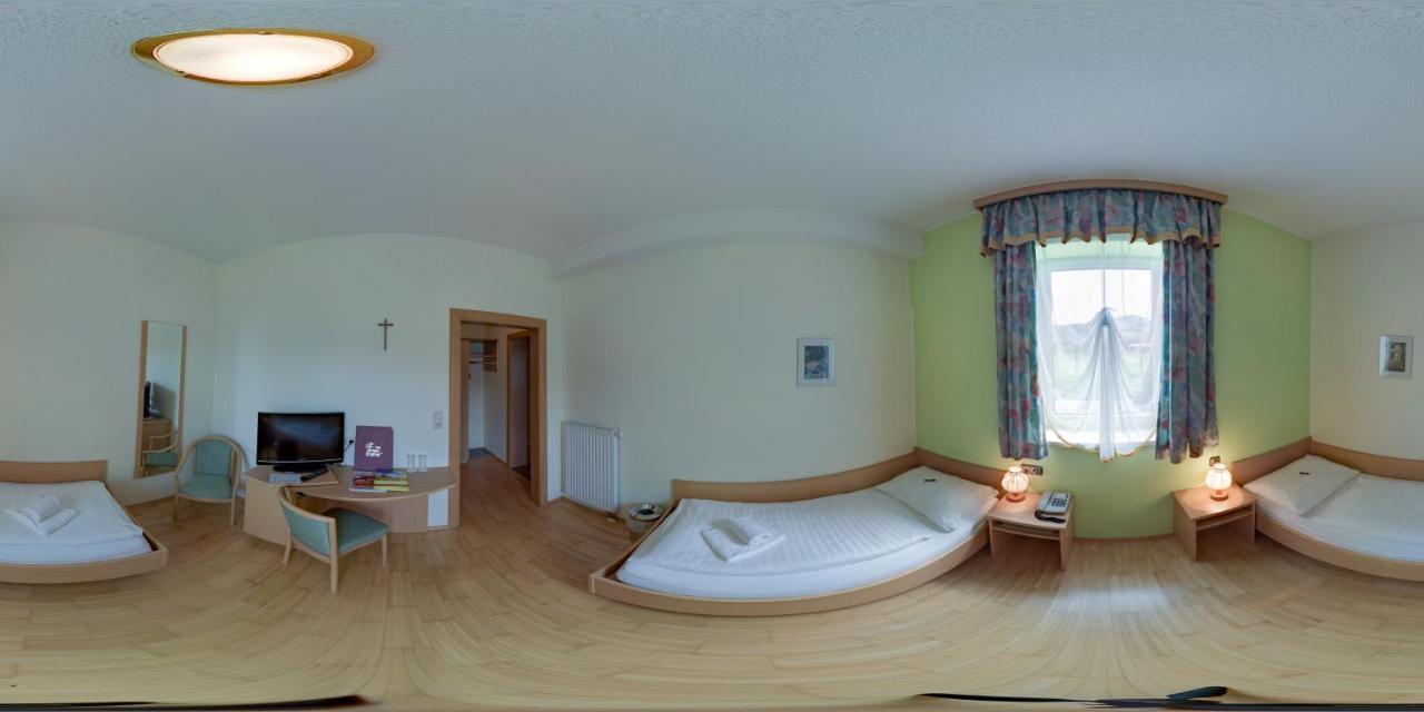 Gasthaus Pension Zum Lustigen Steirer Bruck an der Mur Habitación foto