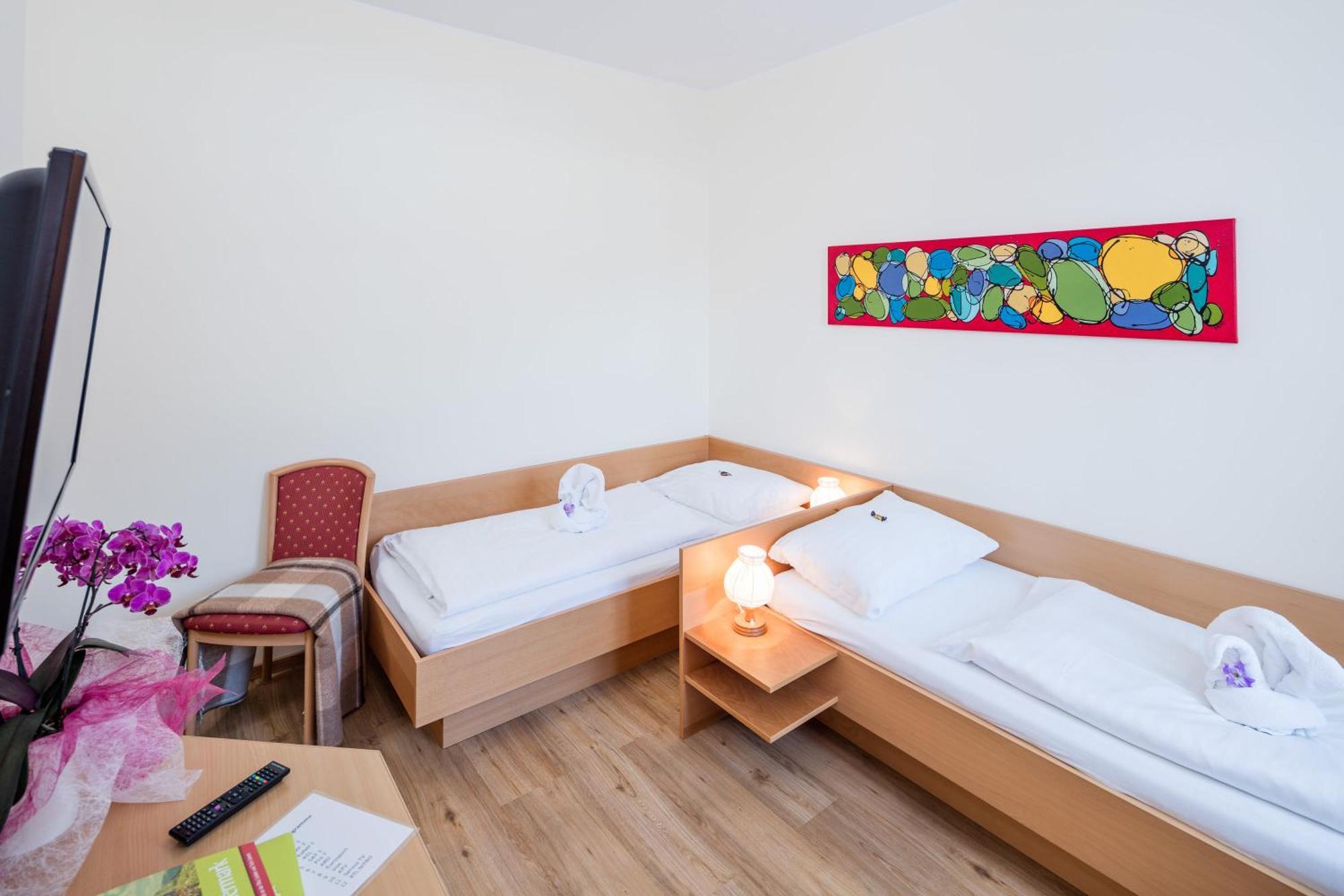 Gasthaus Pension Zum Lustigen Steirer Bruck an der Mur Habitación foto