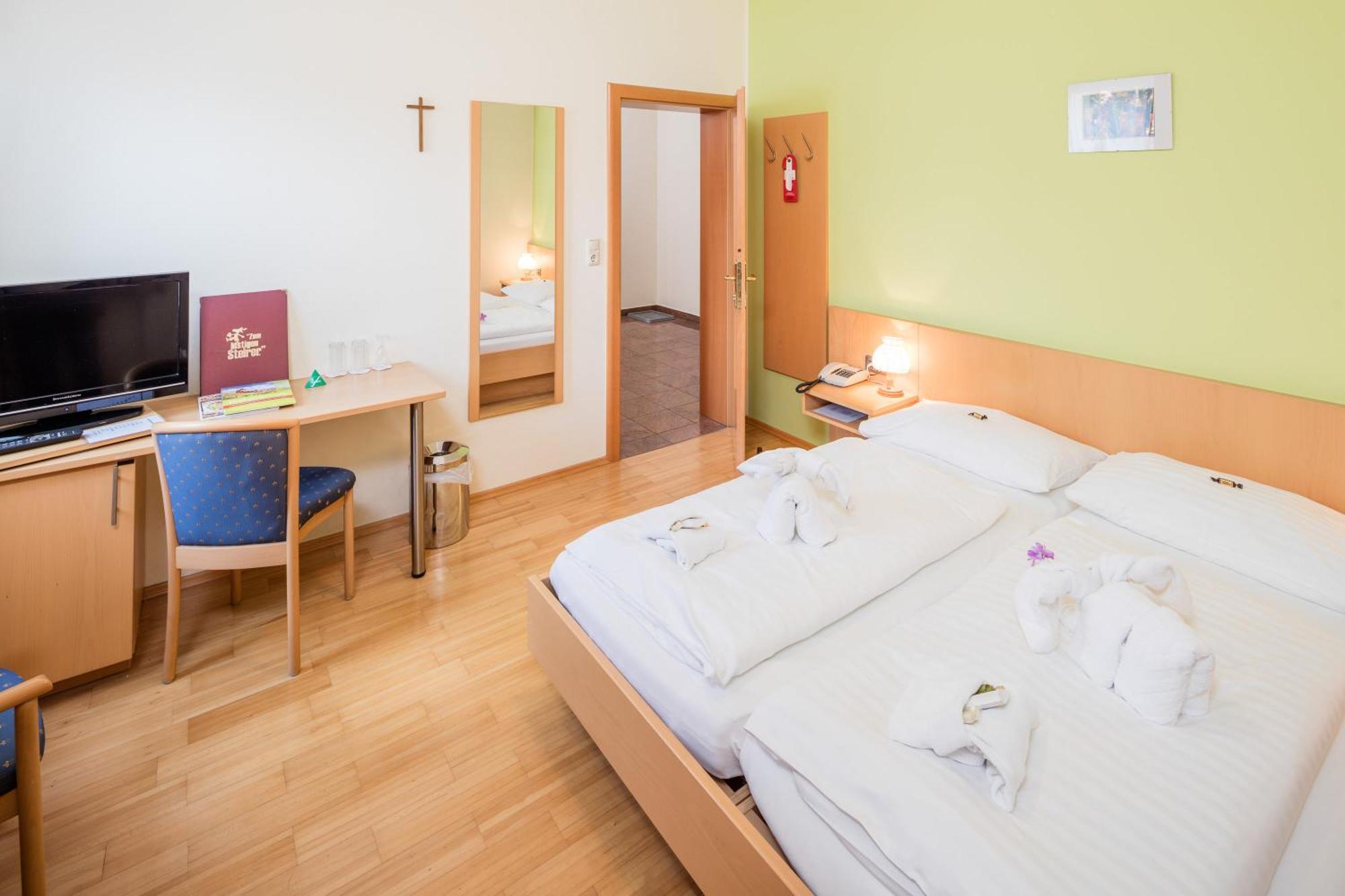 Gasthaus Pension Zum Lustigen Steirer Bruck an der Mur Habitación foto